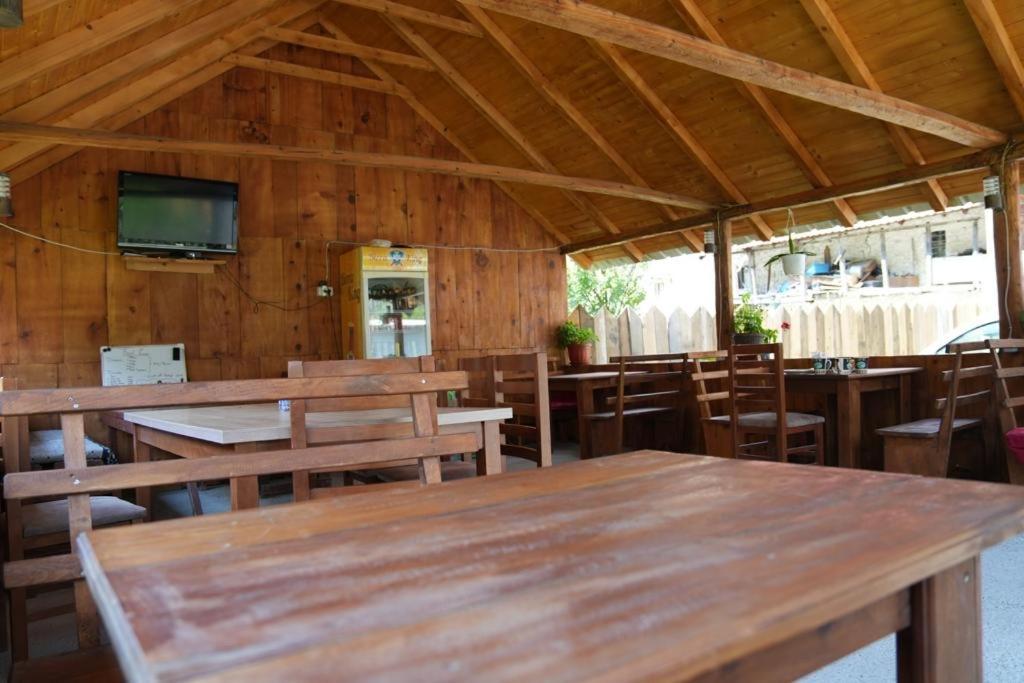 Guesthouse Skender Selimaj วัลโบเนอ ภายนอก รูปภาพ