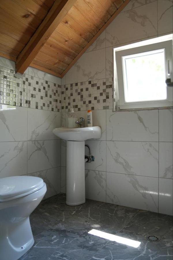 Guesthouse Skender Selimaj วัลโบเนอ ภายนอก รูปภาพ