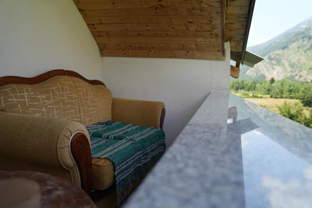 Guesthouse Skender Selimaj วัลโบเนอ ภายนอก รูปภาพ