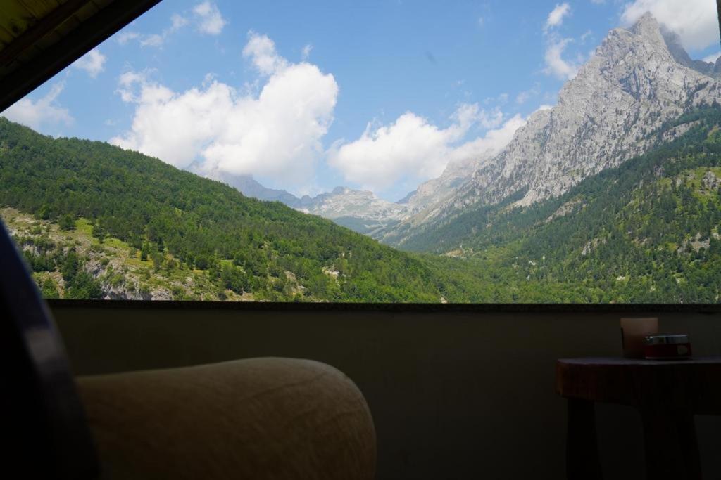Guesthouse Skender Selimaj วัลโบเนอ ภายนอก รูปภาพ
