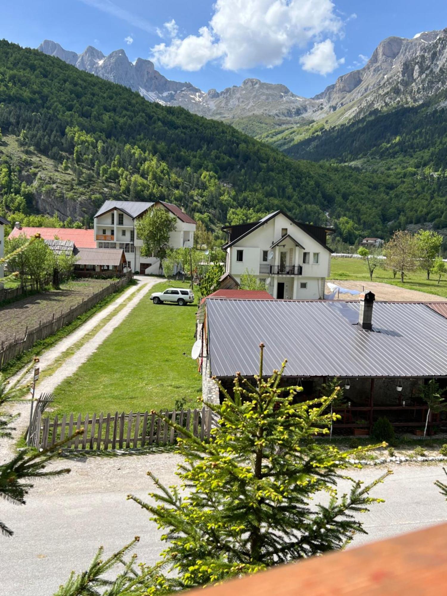 Guesthouse Skender Selimaj วัลโบเนอ ภายนอก รูปภาพ