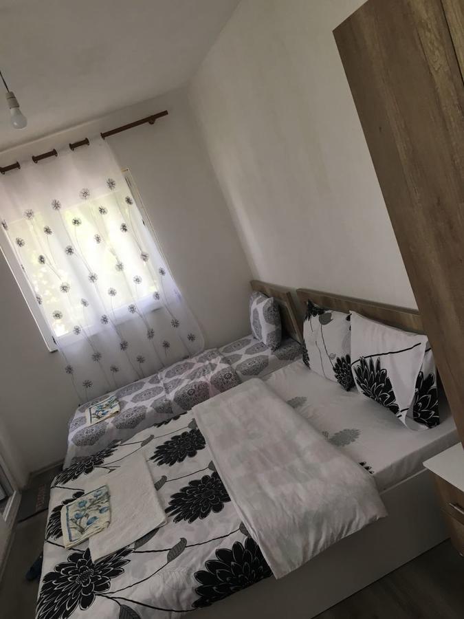 Guesthouse Skender Selimaj วัลโบเนอ ภายนอก รูปภาพ